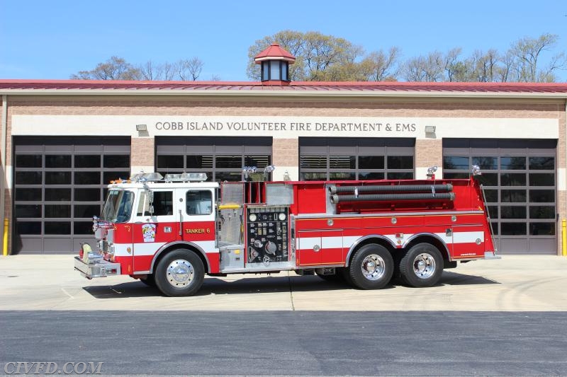 Retired Tanker 6
1988 Pierce Dash Custom Tanker
2000 Gallon tank
1250 GPM Waterous Pump
SOLD to Mt.Vision Volunteer Fire Department, New York April 16, 2015